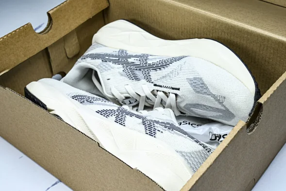 Asics Novablast 5 1011B974-002 