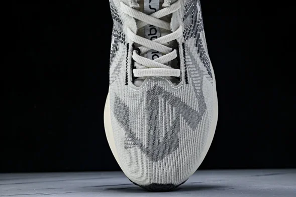 Asics Novablast 5 1011B974-002 