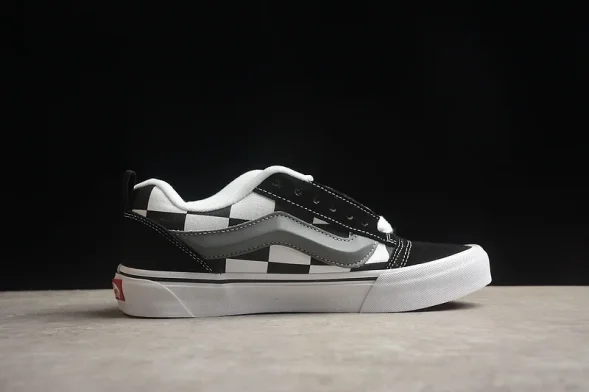 Vans Knu Skool VN0009QCCJJ 