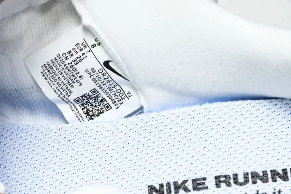 Nike ZoomX Invincible Run Flyknit 3 DR2615 002 