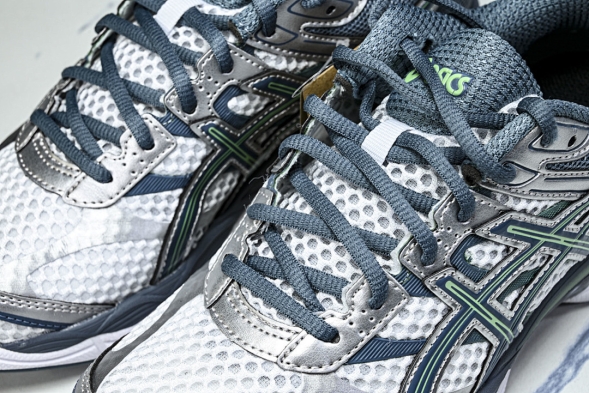 Asics Gel-Cumulus 16 TG 1203A733-100 