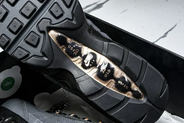 Nike Air Max 95 HQ6457-001 