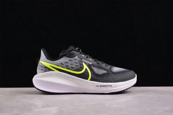 Nike Air Zoom Vomero 17 FB1309-001 