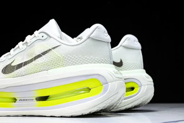Nike Air Zoom Vomero Premium HQ2050-371 