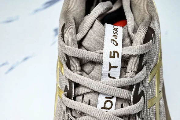 Asics Novablast 5 1012B815-020 