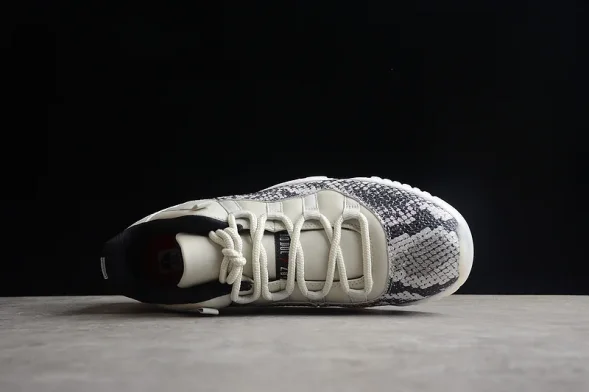 Nike Air Jordan 11 Retro Low Pure Violet CD6846-002 