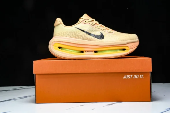 Nike Air Zoom Vomero Premium HQ2050-100 