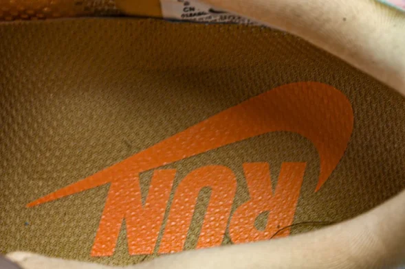 Nike Air Zoom Vomero Premium HQ2050-100 