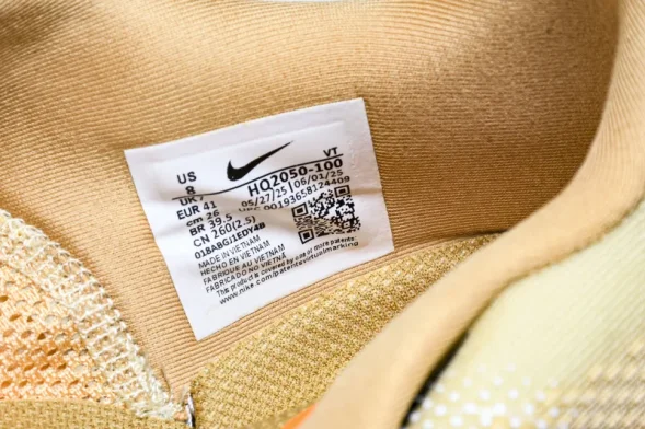 Nike Air Zoom Vomero Premium HQ2050-100 