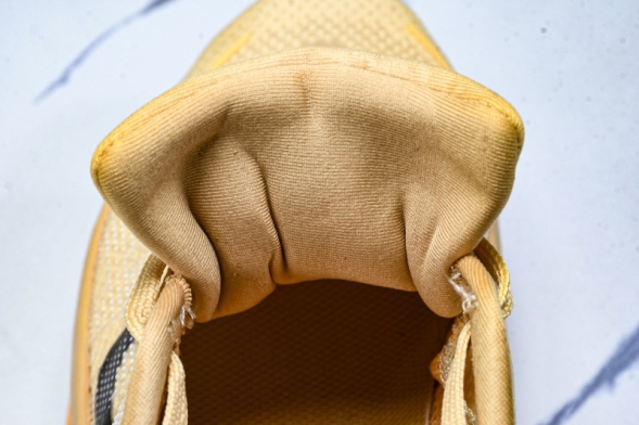 Nike Air Zoom Vomero Premium HQ2050-100 