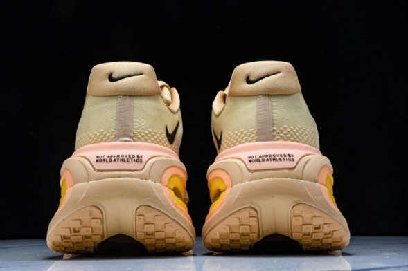 Nike Air Zoom Vomero Premium HQ2050-100 