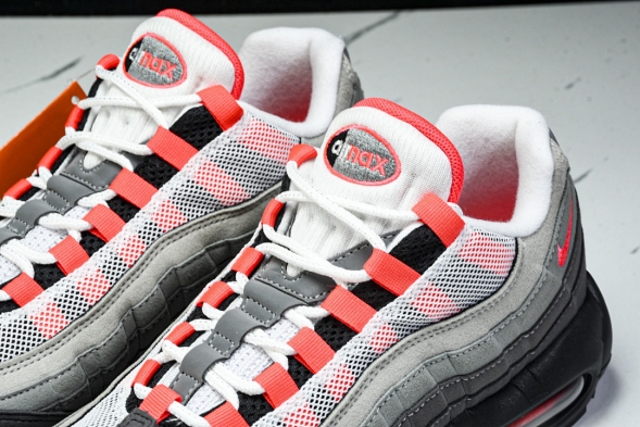 Nike Air Max 95 AT2865 100 