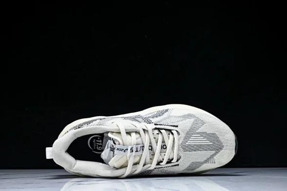 Asics Novablast 5 1011B974-250 