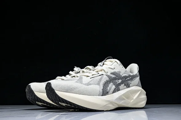 Asics Novablast 5 1011B974-250 