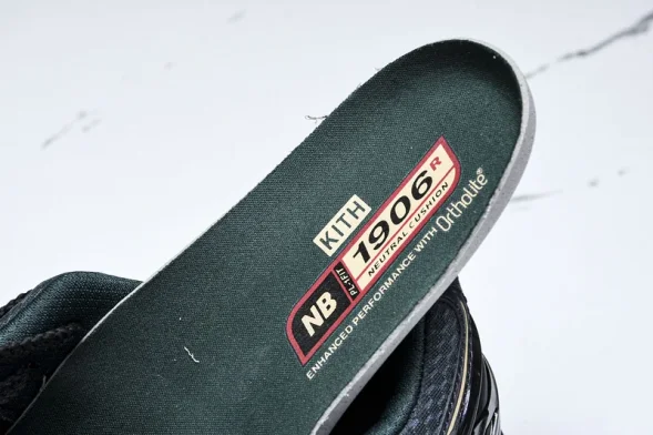 New Balance 1906 M1906RKS 