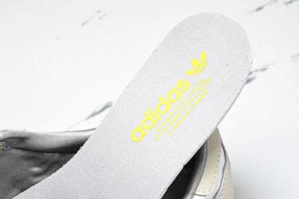 Adidas Japan JI2664 