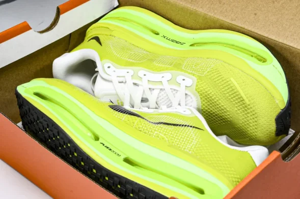 Nike Air Zoom Vomero Premium H02050 558 