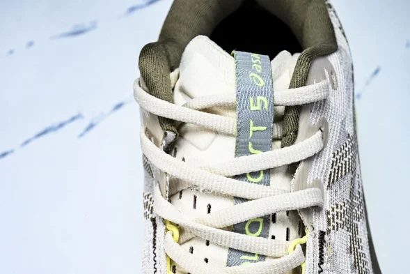 Asics Novablast 5 1012B765-250 