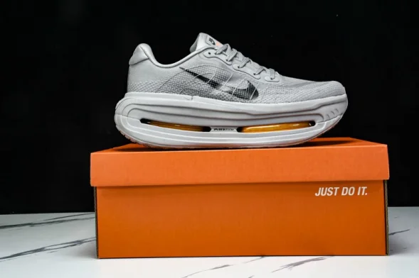 Nike Air Zoom Vomero Premium HQ2050 755 