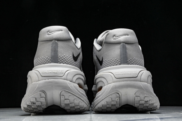 Nike Air Zoom Vomero Premium HQ2050 755 