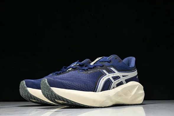 Asics Novablast 5 1011C027-400  