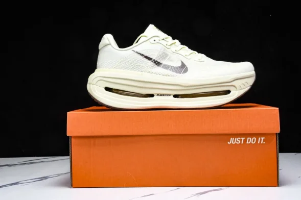 Nike Air Zoom Vomero Premium HQ2050-700 