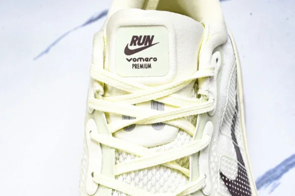 Nike Air Zoom Vomero Premium HQ2050-700 