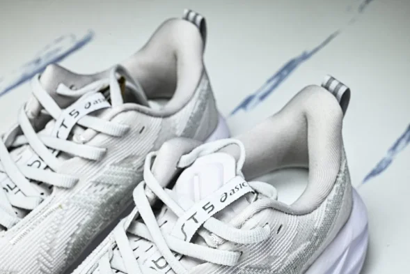 Asics Novablast 5 1011B974-100 