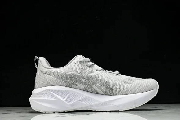 Asics Novablast 5 1011B974-100 