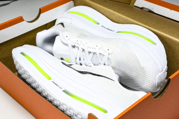 Nike Air Zoom Vomero Premium HQ2050-300 