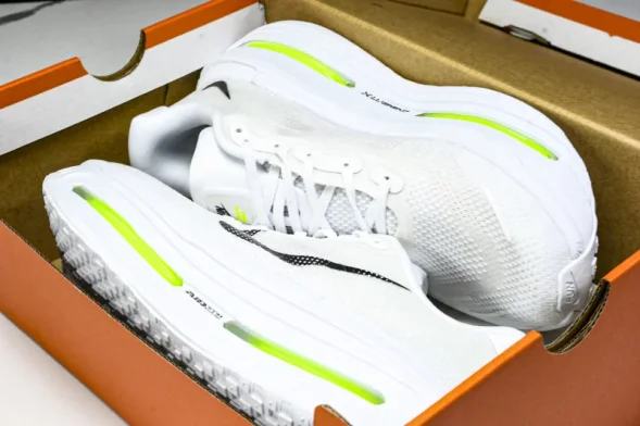 Nike Air Zoom Vomero Premium HQ2050-300 