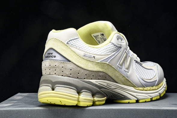 New Balance 2002R I2002RA1 