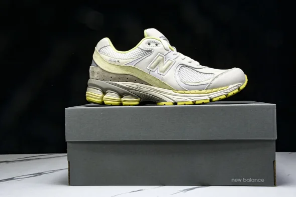 New Balance 2002R I2002RA1 