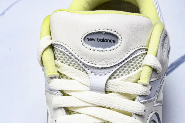 New Balance 2002R I2002RA1 