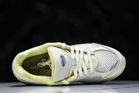 New Balance 2002R I2002RA1 