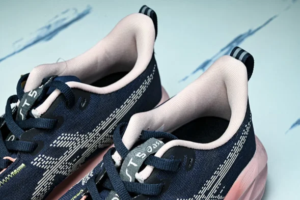 Asics Novablast 5 1012B765-400 