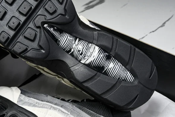 Nike Air Max 95 x Comme Des Garcons CDG CU8406-101 