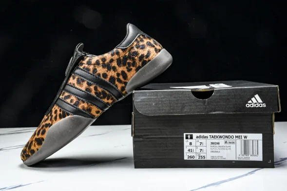 KITH x adidas Taekwondo Mei JS0298 