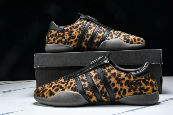 KITH x adidas Taekwondo Mei JS0298 