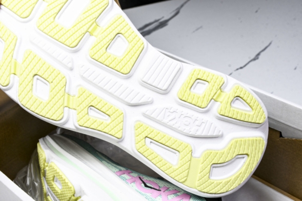 HOKA Bondi 9 1162012 BTF 