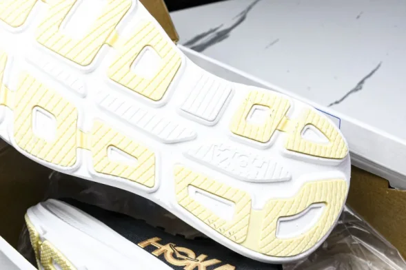 HOKA Bondi 9 1162012 BRGL 