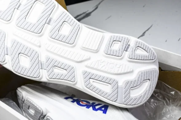 HOKA Bondi 9 1162011 CYLT 