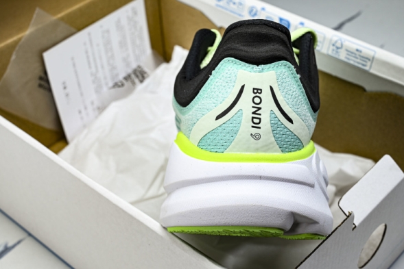 HOKA Bondi 9 1162011 LNMT 