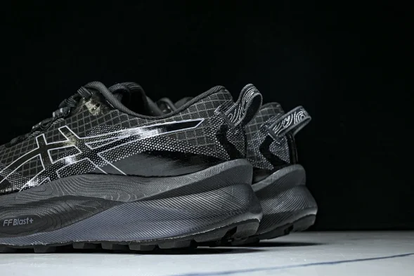 Asics Trabuco Max 3 1011B800-100 