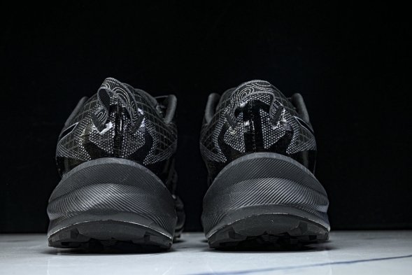 Asics Trabuco Max 3 1011B800-100 