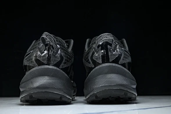 Asics Trabuco Max 3 1011B800-100 