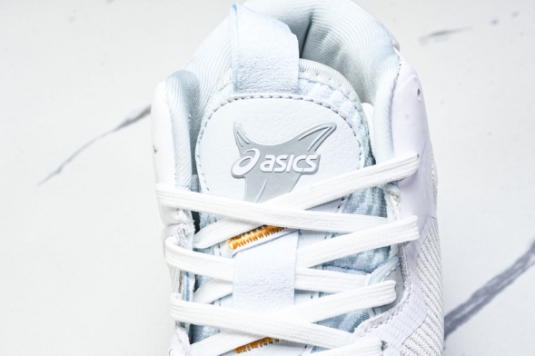 Asics Nova Surge 3 1061A048-100 