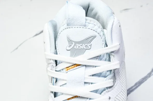 Asics Nova Surge 3 1061A048-100 