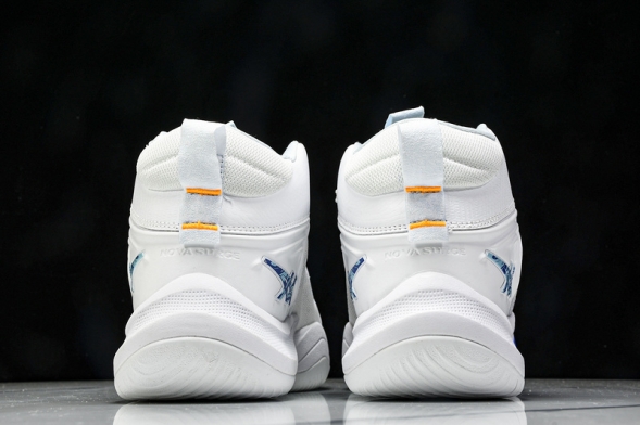 Asics Nova Surge 3 1061A048-100 